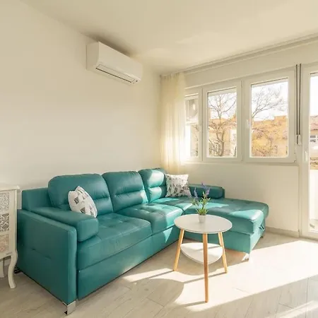 Apartment Stylish Olga Near And Old Town