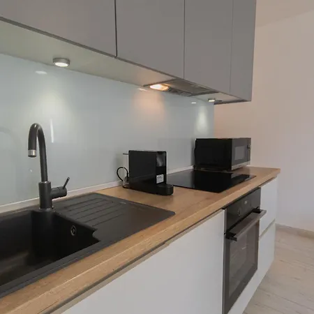 Апартаменти Stylish Olga Near And Old Town Спліт