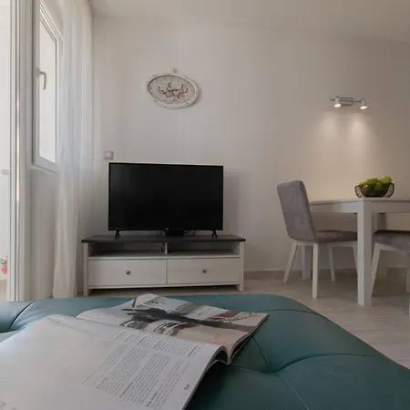 Апартаменти Stylish Olga Near And Old Town Спліт